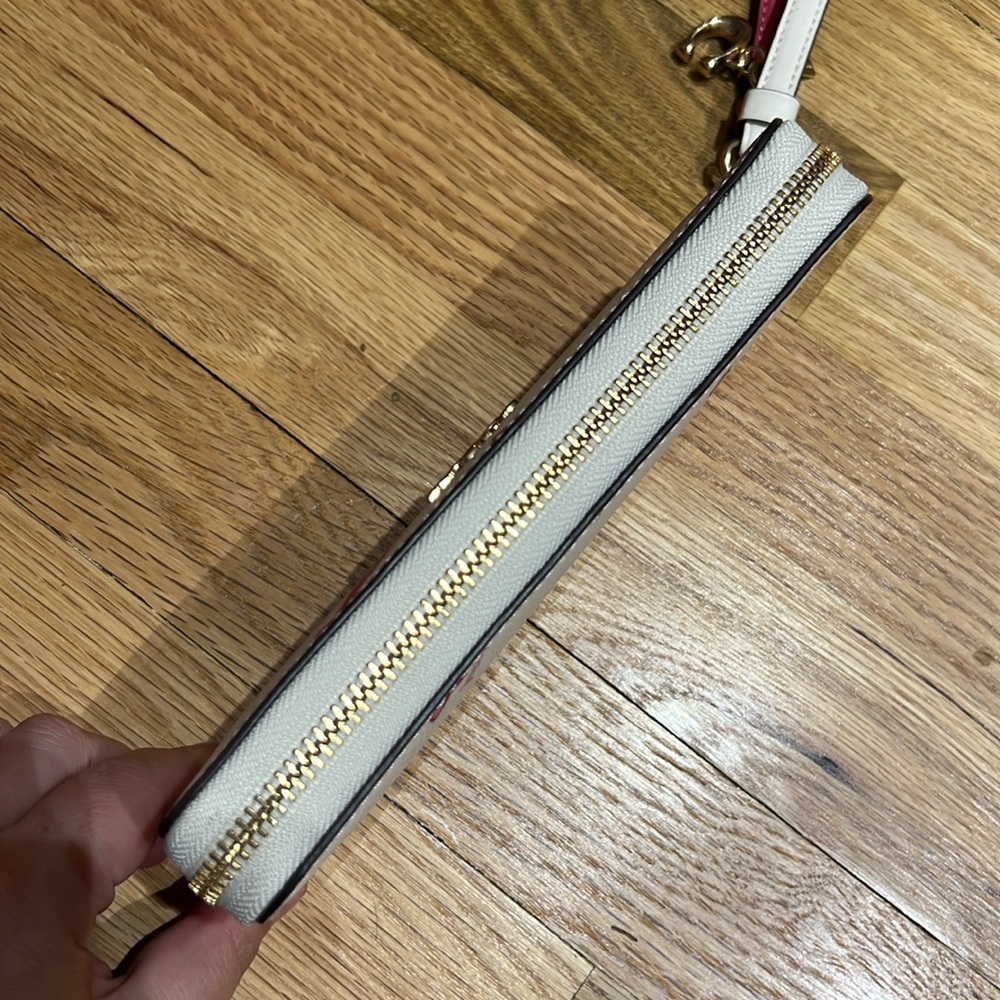 Coach NWOT zip around disco star wallet wristlet💫 - Picture 14 of 15